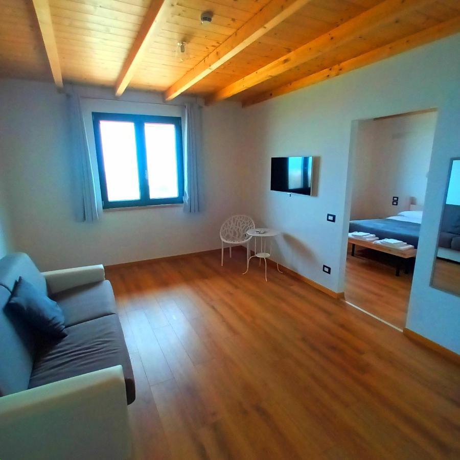 Agriturismo Incanto Della Natura 卡纳拉 外观 照片